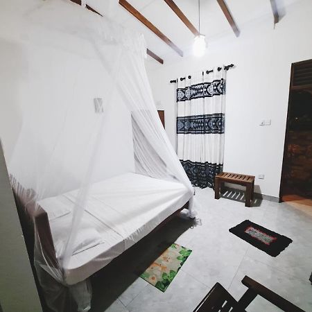 Guruge Guest House Ahangama Eksteriør bilde