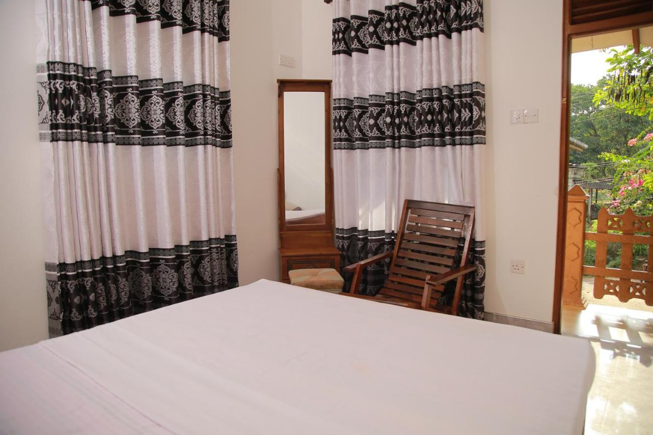 Guruge Guest House Ahangama Eksteriør bilde