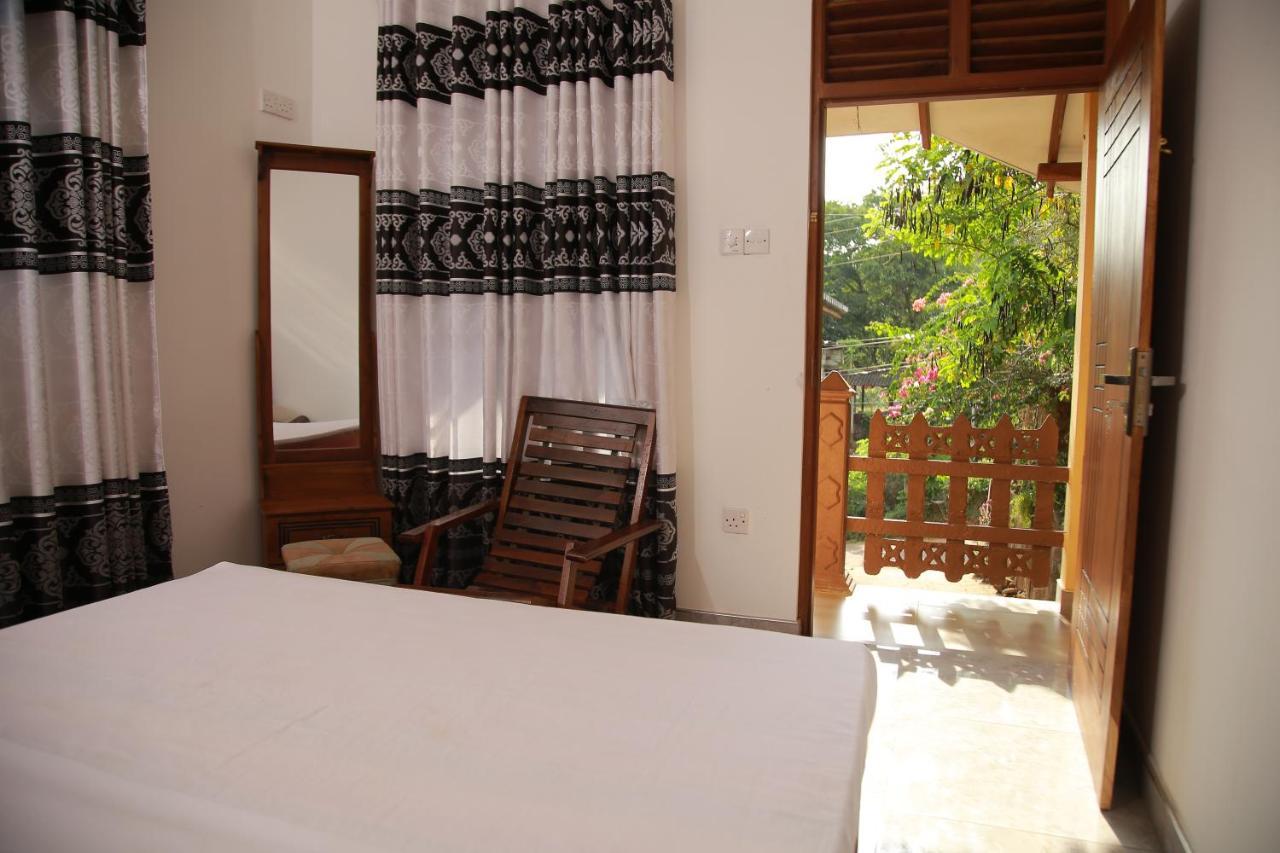 Guruge Guest House Ahangama Eksteriør bilde