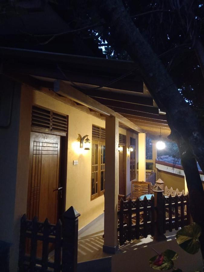 Guruge Guest House Ahangama Eksteriør bilde
