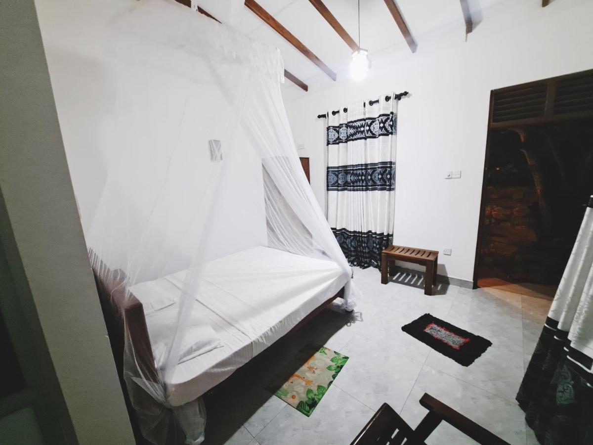 Guruge Guest House Ahangama Eksteriør bilde